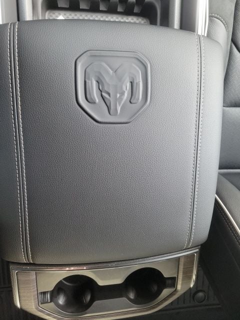 2026 RAM Ram 1500 1500 LAIE CREW CAB 4X4 5'7' BOX