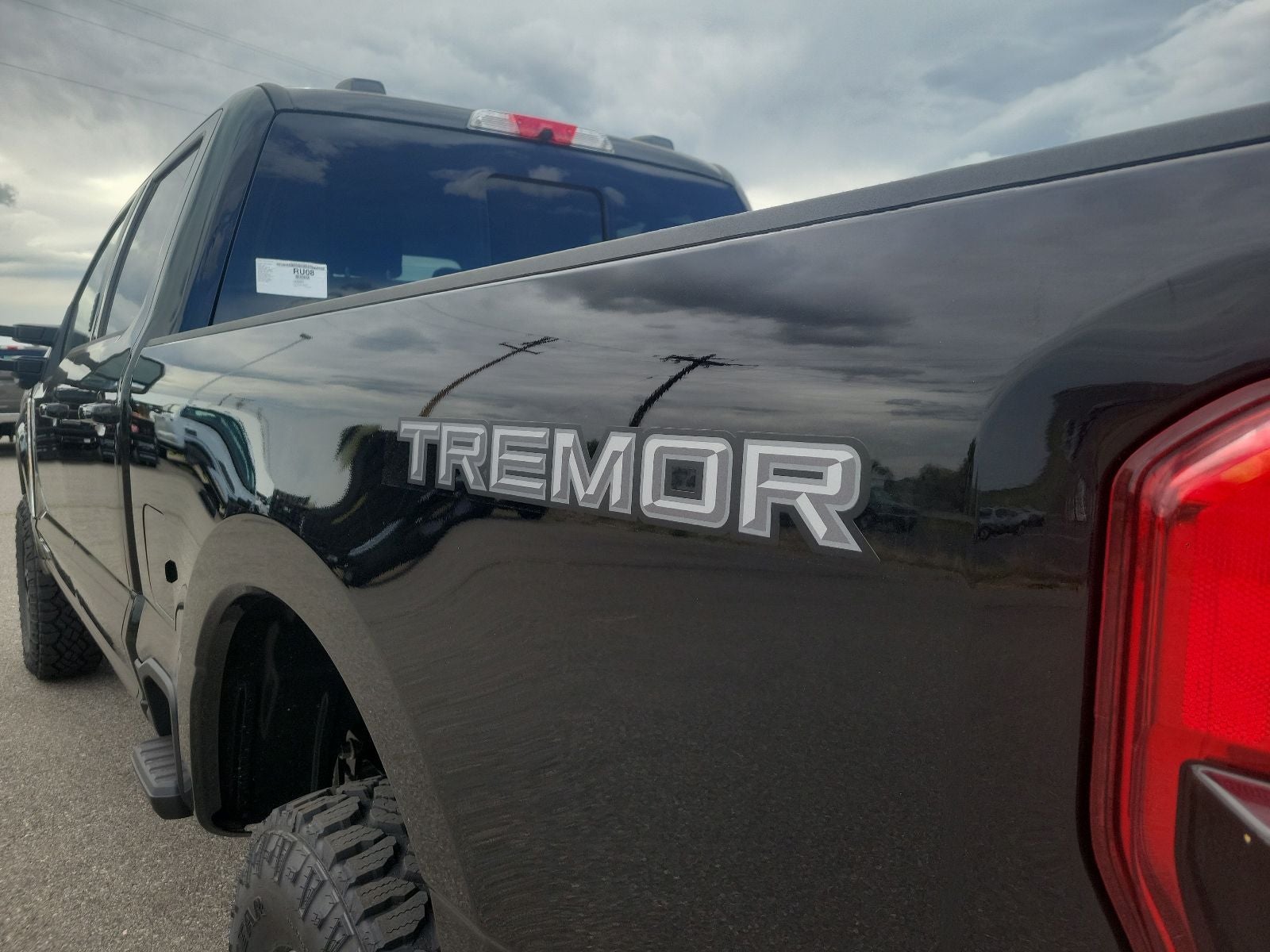 2026 Ford F-350SD Lariat Tremor