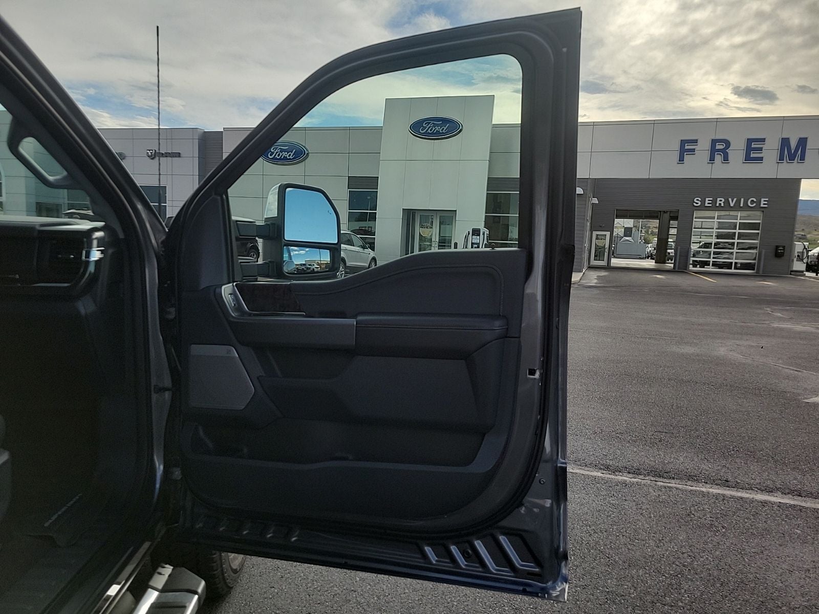 2026 Ford F-350SD Lariat