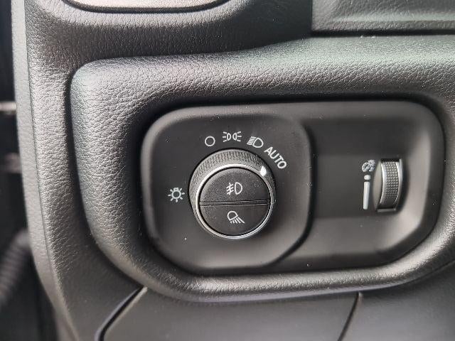 2026 RAM Ram 3500 3500 TRADESMAN CREW CAB 4X4 8' BOX