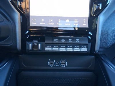 2026 RAM Ram 3500 3500 BIG HORN CREW CAB 4X4 8' BOX