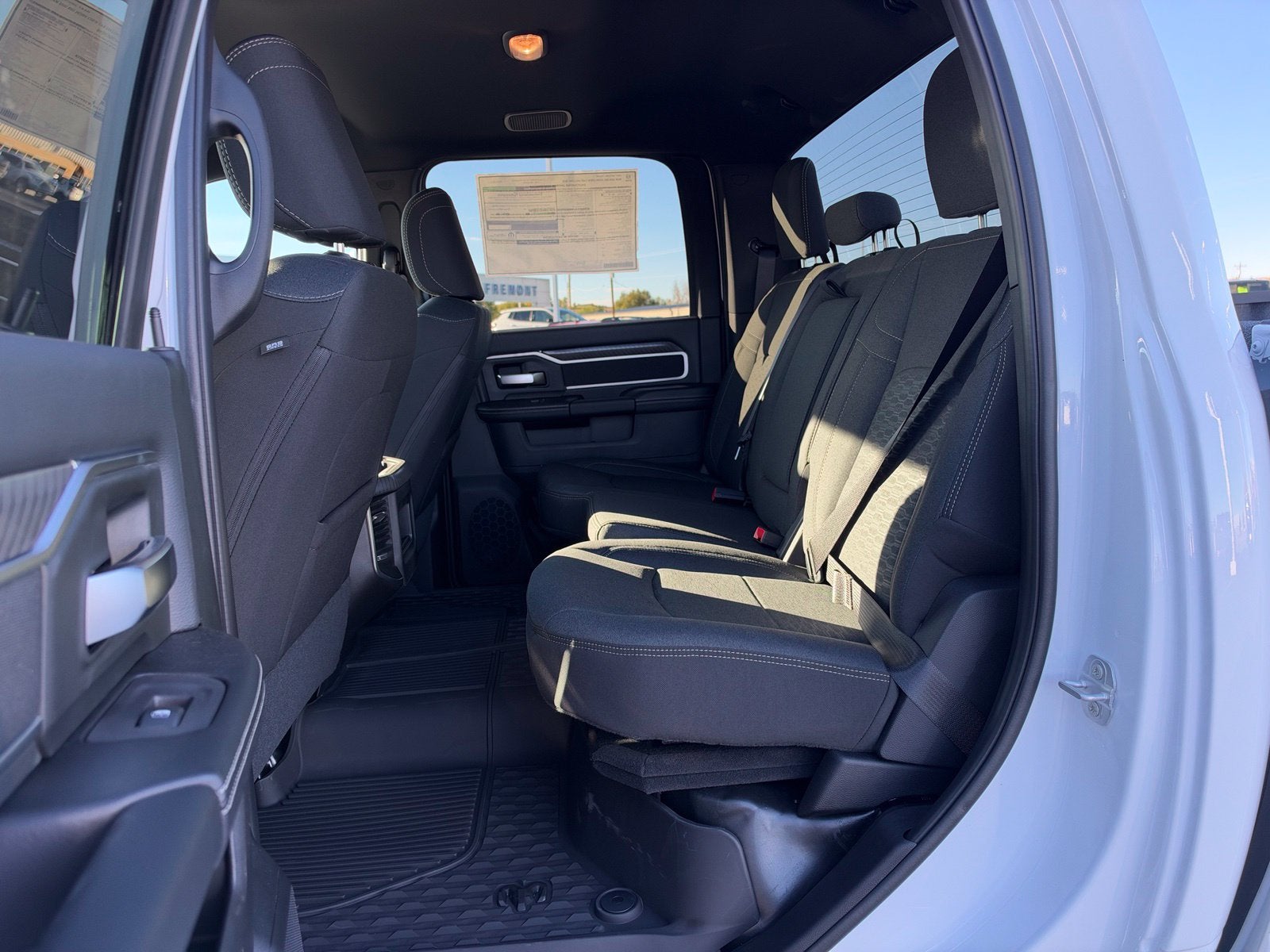 2027 RAM 3500 3500 BIG HORN CREW CAB 4X4 8' BOX