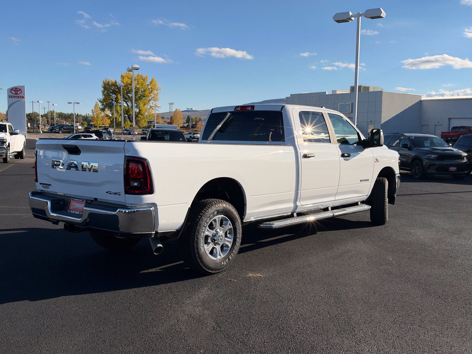 2027 RAM 3500 3500 BIG HORN CREW CAB 4X4 8' BOX