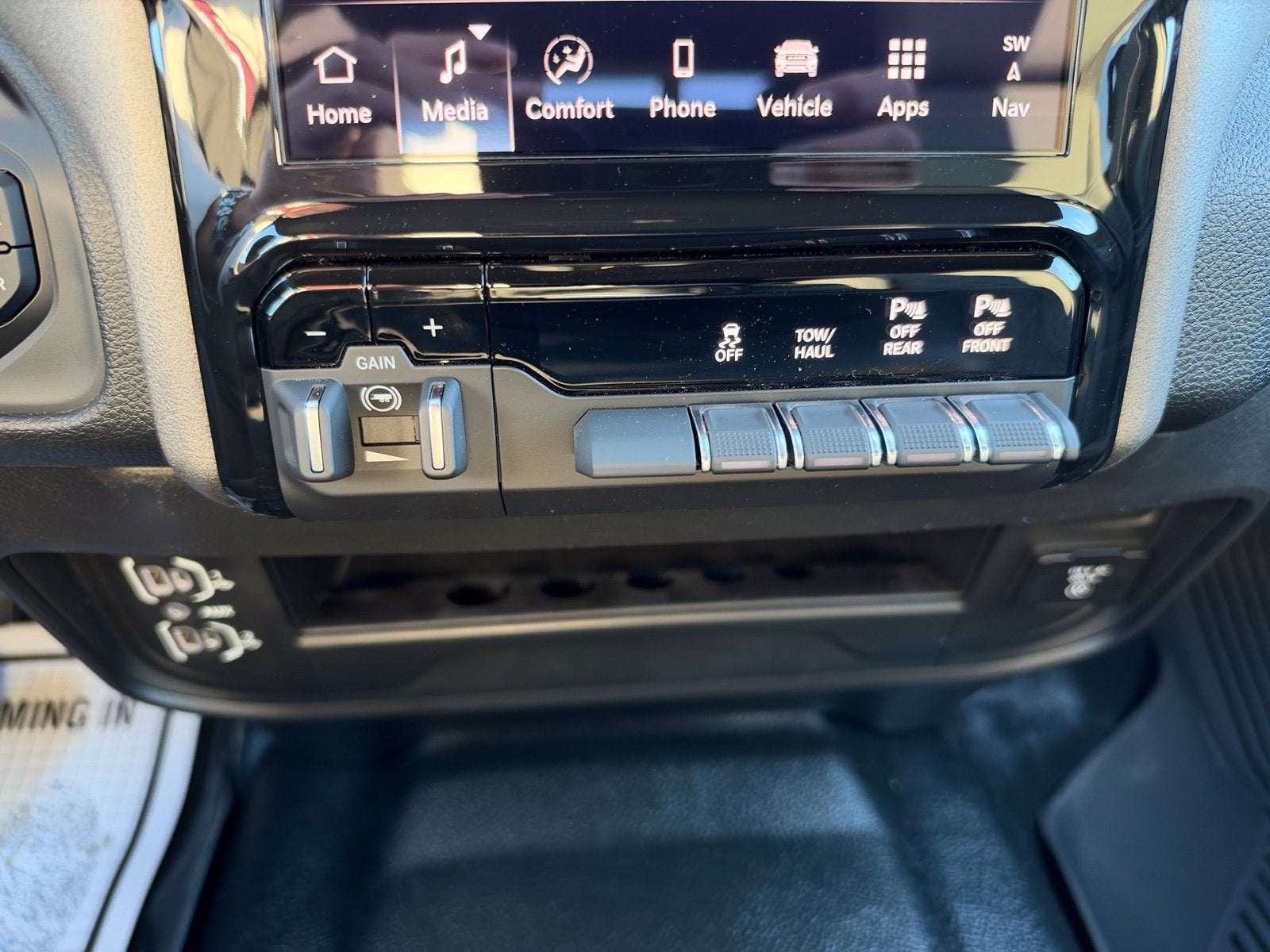 2027 RAM 2500 2500 TRADESMAN CREW CAB 4X4 6'4' BOX
