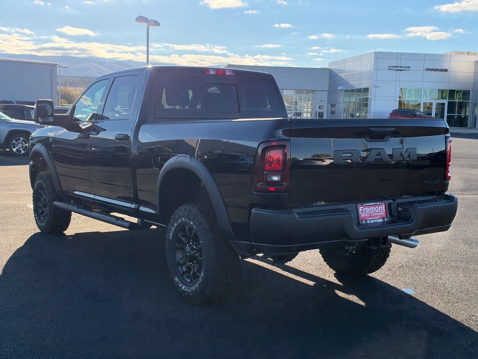 2027 RAM 2500 2500 TRADESMAN CREW CAB 4X4 6'4' BOX