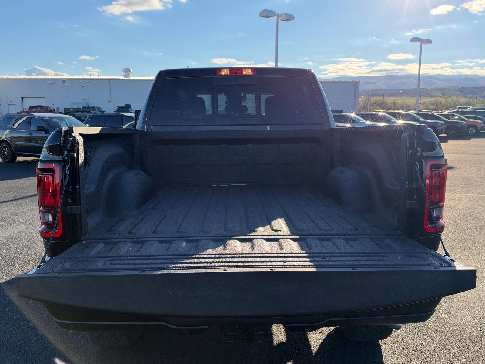 2027 RAM 2500 2500 TRADESMAN CREW CAB 4X4 6'4' BOX