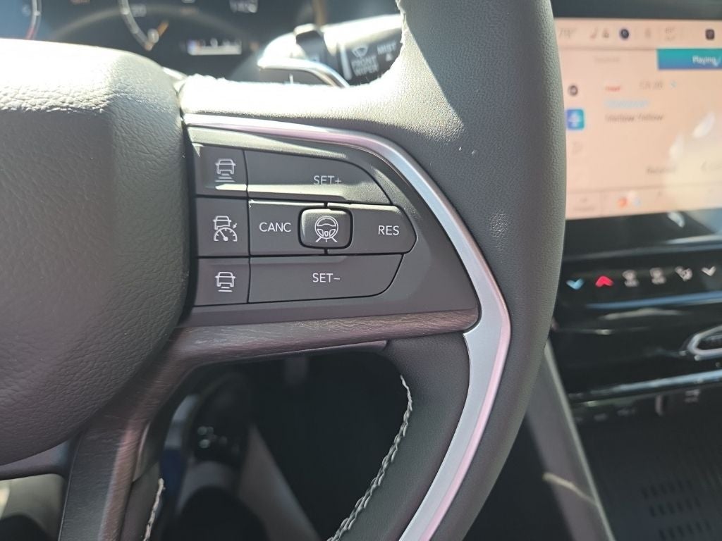 2026 Jeep Grand Cherokee Laredo Altitude