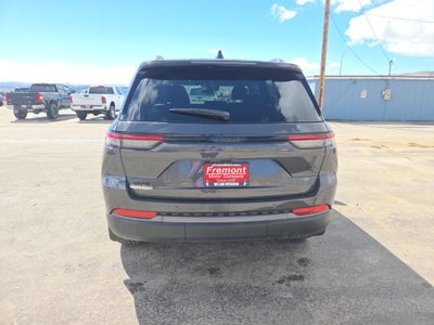 2026 Jeep Grand Cherokee Laredo Altitude