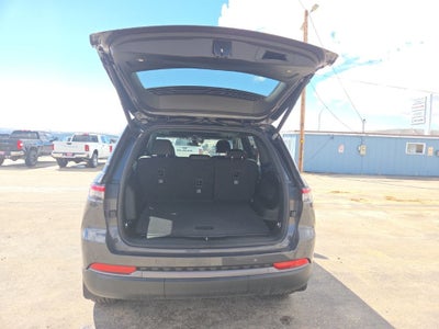2026 Jeep Grand Cherokee Laredo Altitude