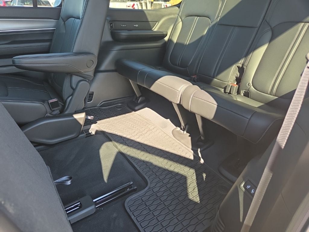 2026 Jeep Grand Wagoneer Upland