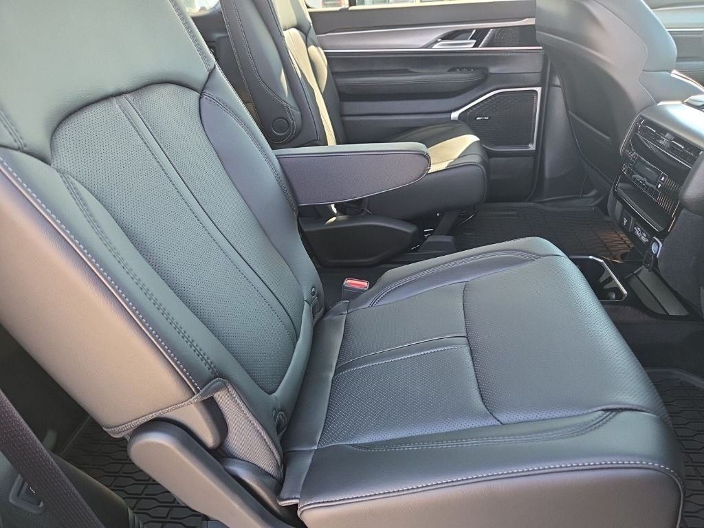 2026 Jeep Grand Wagoneer Upland