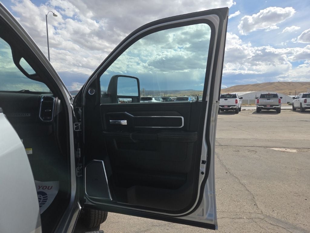 2027 RAM 3500 Laramie DRW