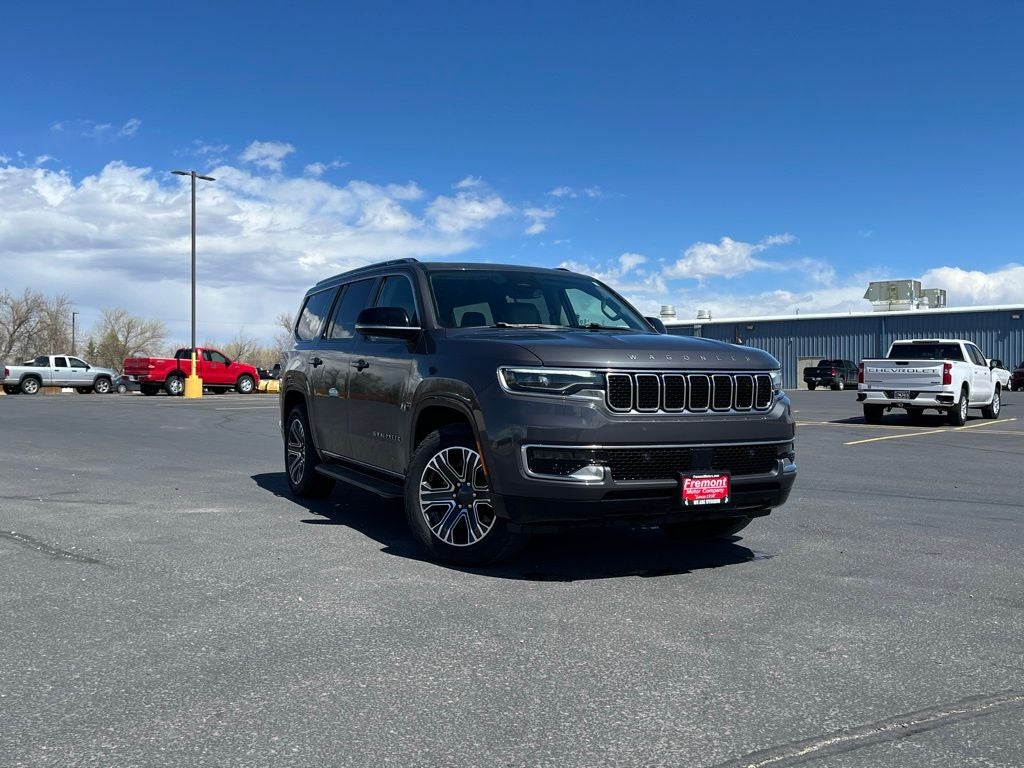 2023 Jeep Wagoneer Base