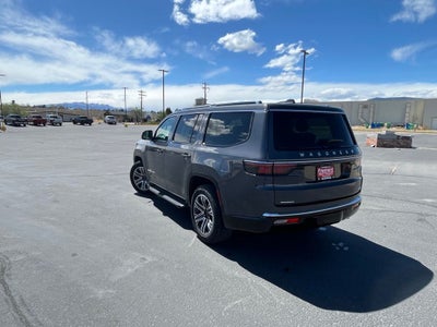 2023 Jeep Wagoneer Base