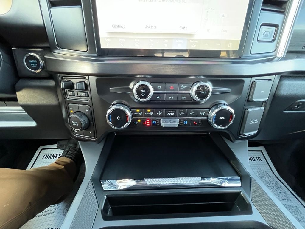 2026 Ford F-350SD Lariat Black Appearance Pkg