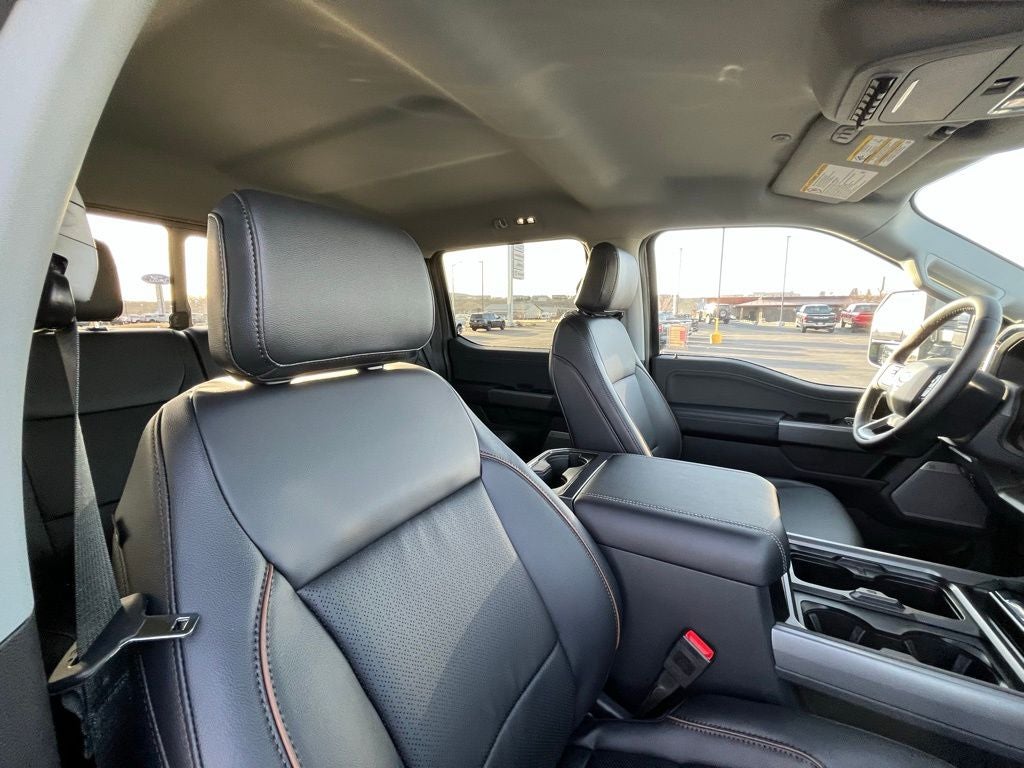 2026 Ford F-350SD Lariat Black Appearance Pkg