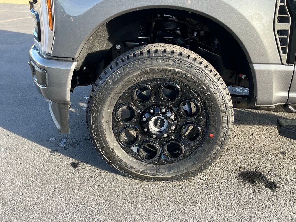 2026 Ford F-350SD Lariat Black Appearance Pkg