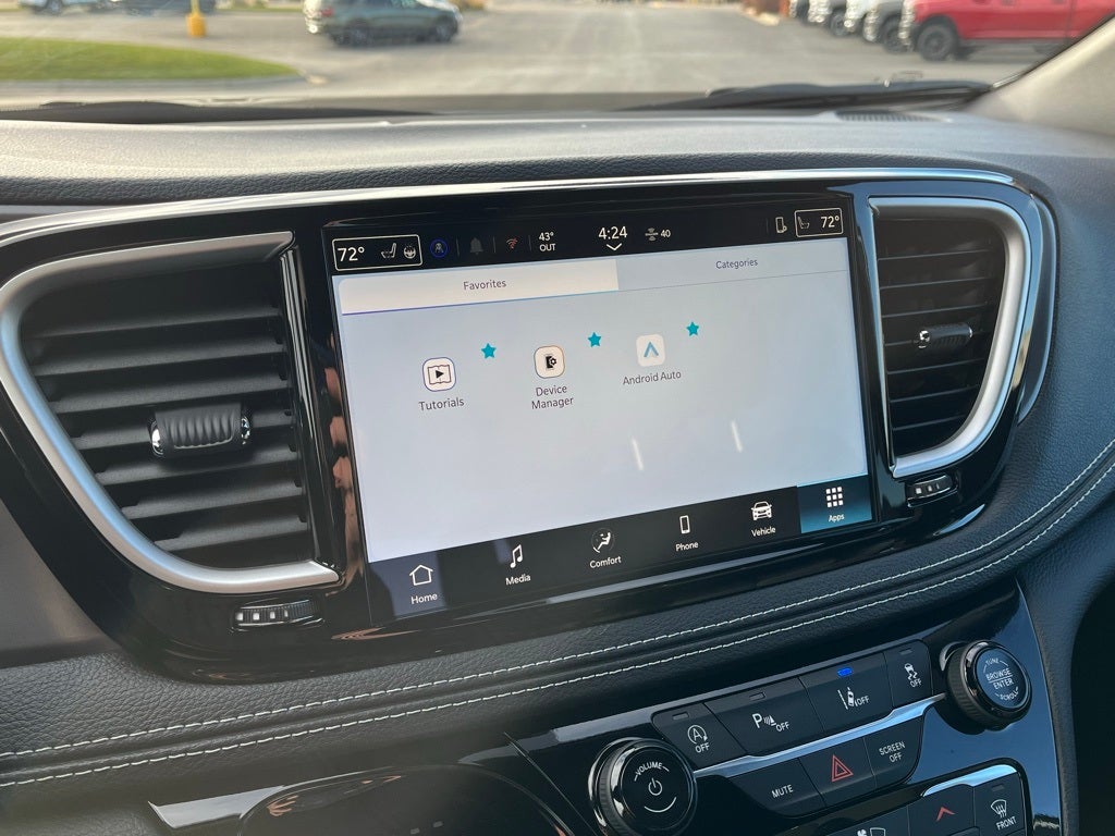 2026 Chrysler Pacifica Select