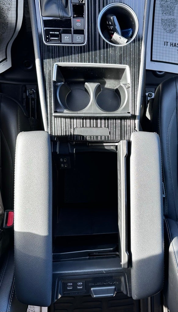 2025 Toyota Sienna XLE AWD