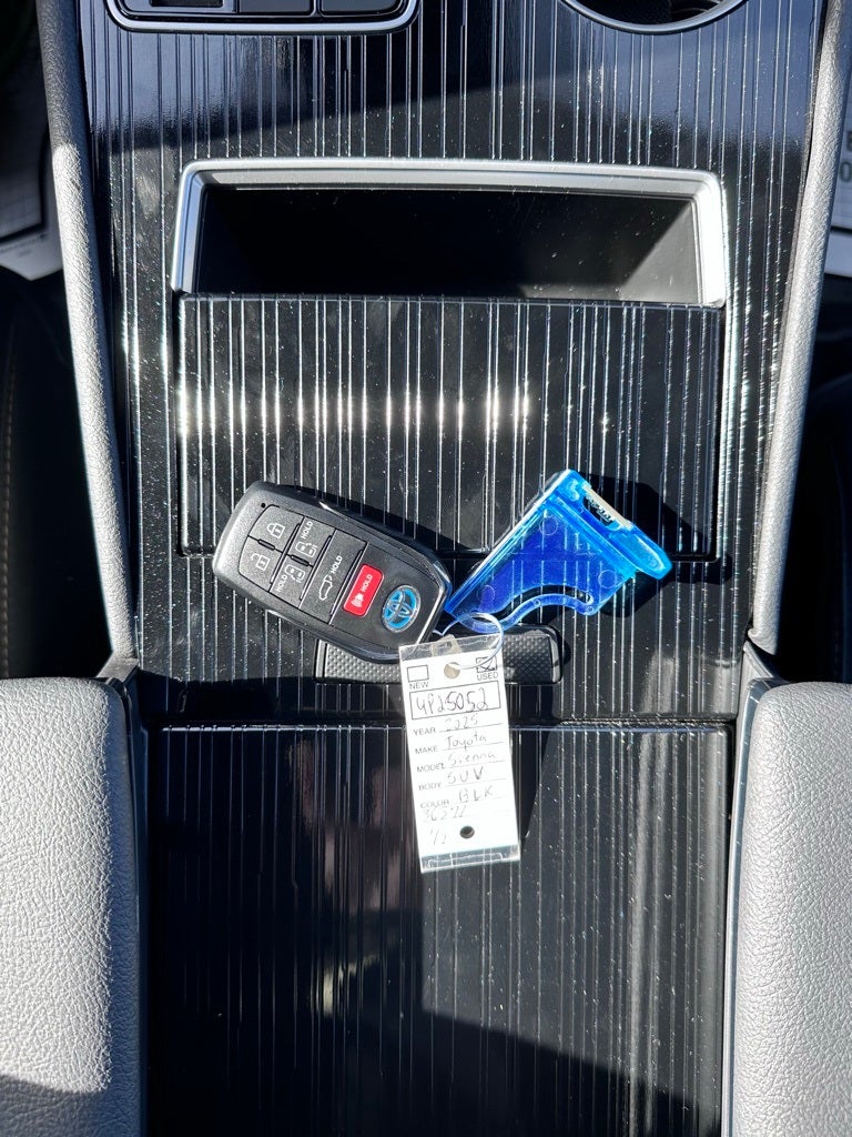 2025 Toyota Sienna XLE AWD