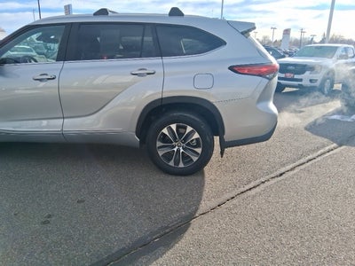 2023 Toyota Highlander XLE AWD