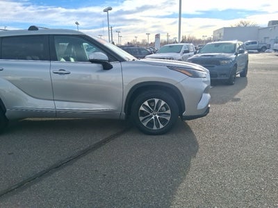 2023 Toyota Highlander XLE AWD