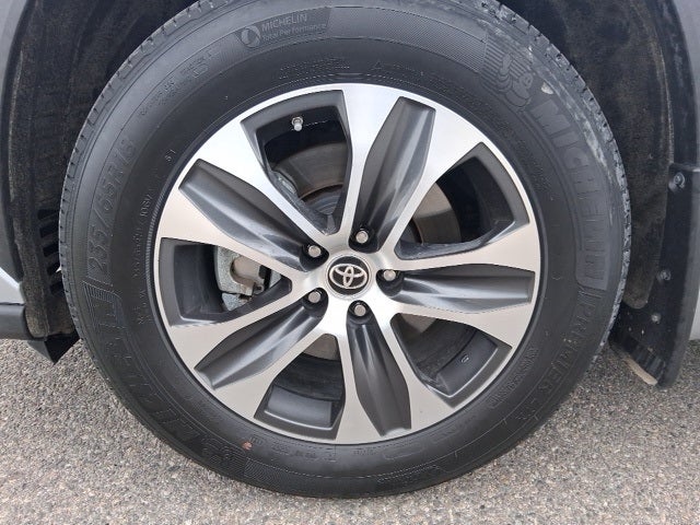 2023 Toyota Highlander XLE AWD