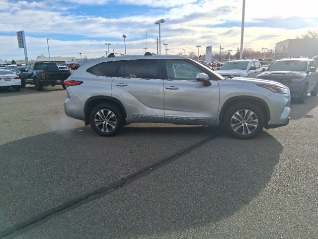 2023 Toyota Highlander XLE AWD