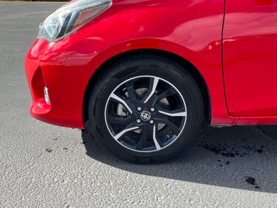 2015 Toyota Yaris L