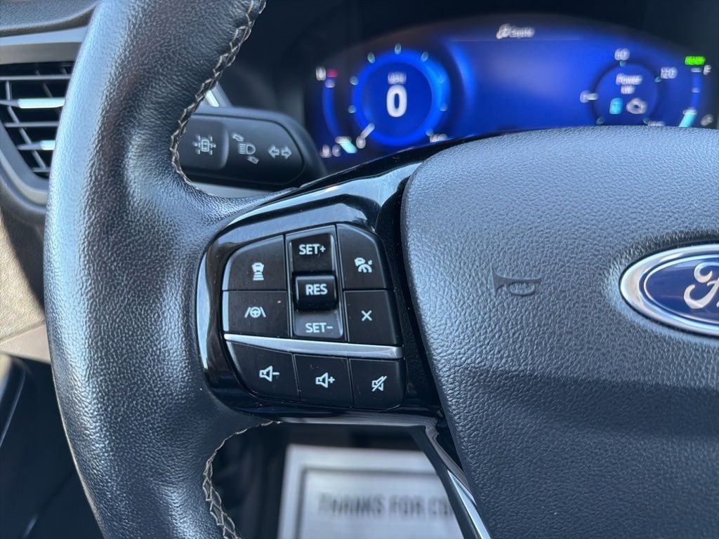 2022 Ford Escape Hybrid Titanium