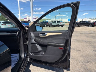 2022 Ford Escape Hybrid Titanium