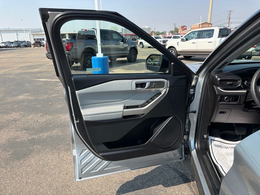 2023 Ford Explorer XLT Sport