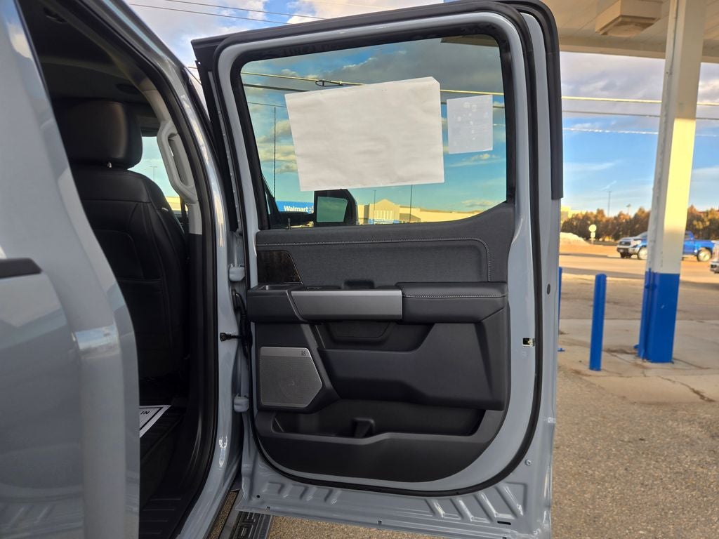 2026 Ford F-350SD Lariat Black Appearance Pkg.