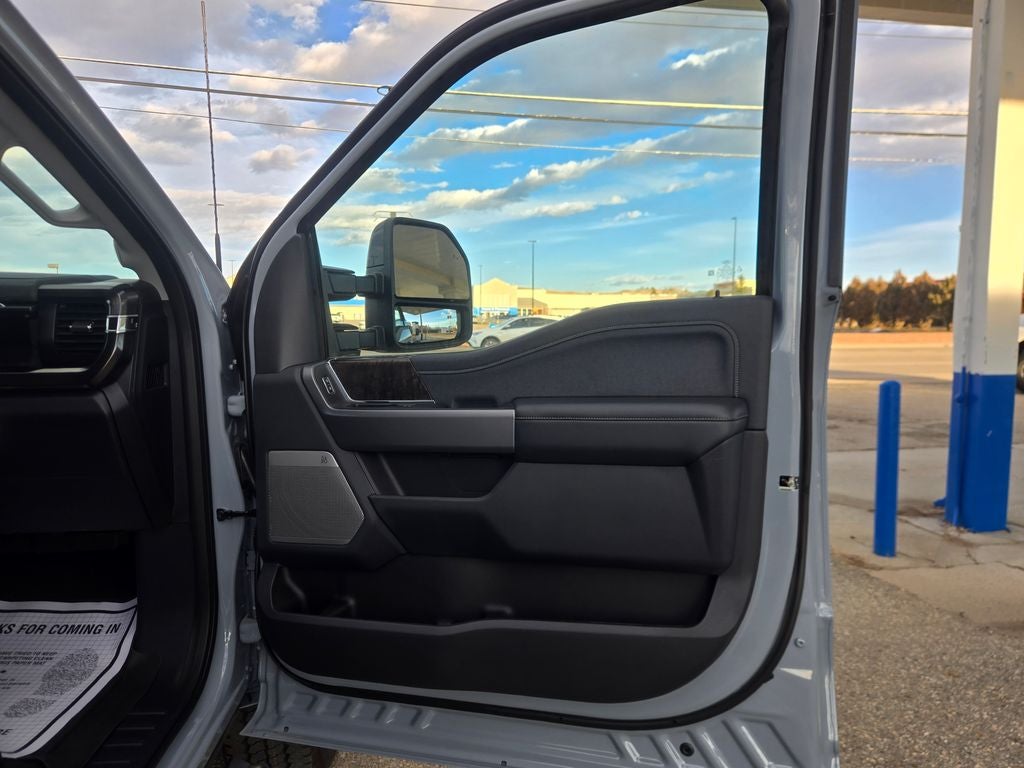 2026 Ford F-350SD Lariat Black Appearance Pkg.