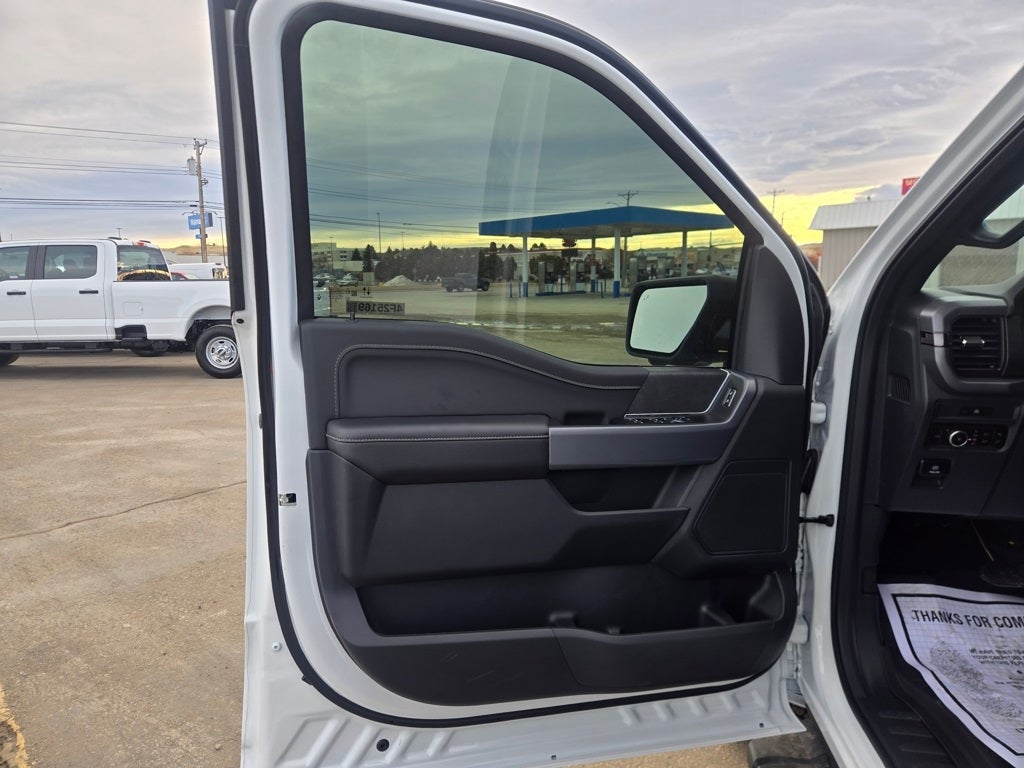 2025 Ford F-150 XLT Black Appearance Package