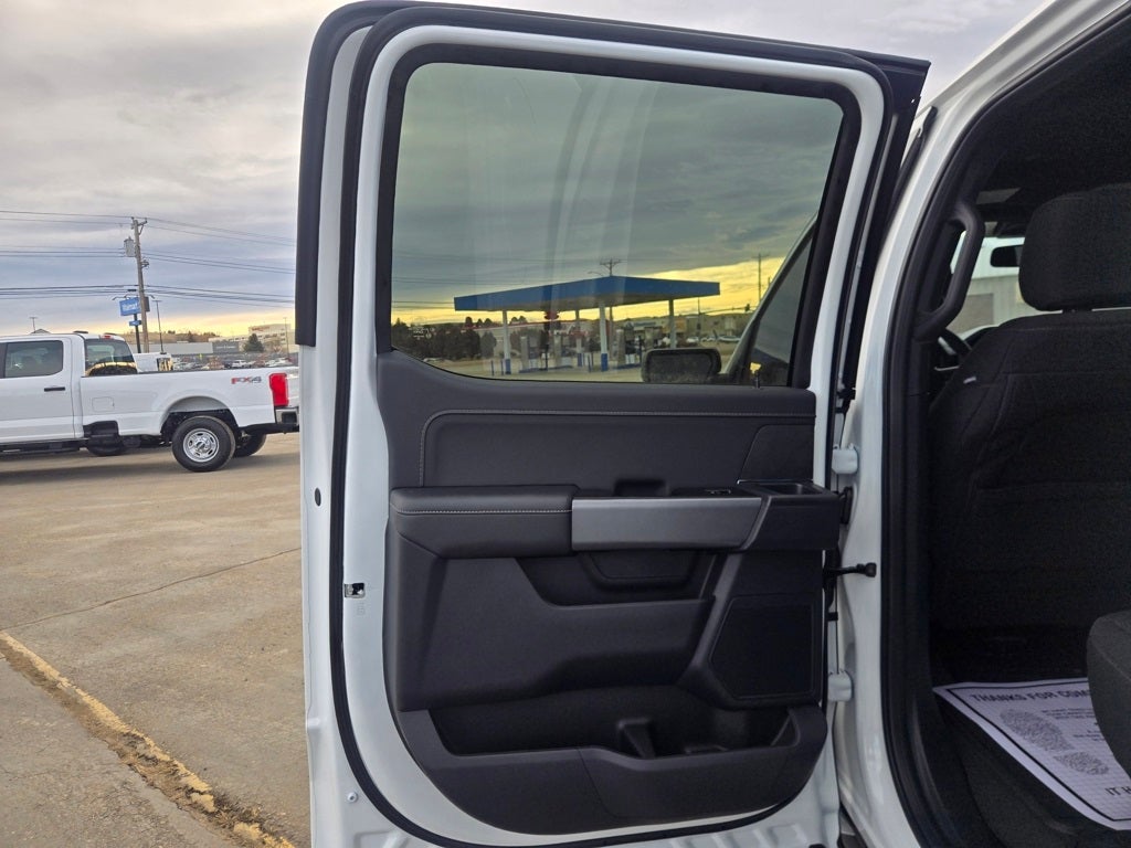 2025 Ford F-150 XLT Black Appearance Package