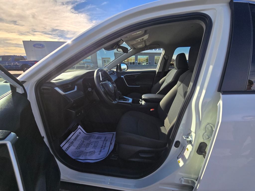 2025 Toyota RAV4 LE