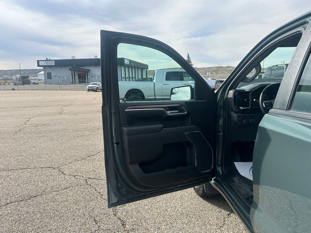 2025 Chevrolet Silverado 1500 LT LT1