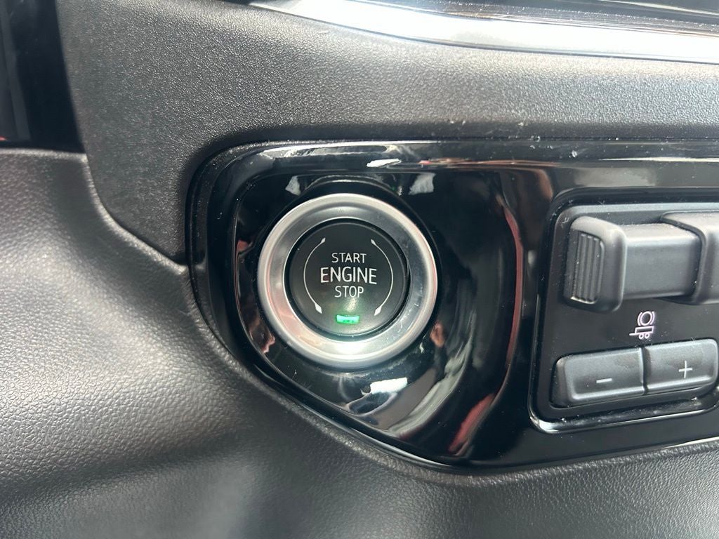 2025 Chevrolet Silverado 1500 LT LT1