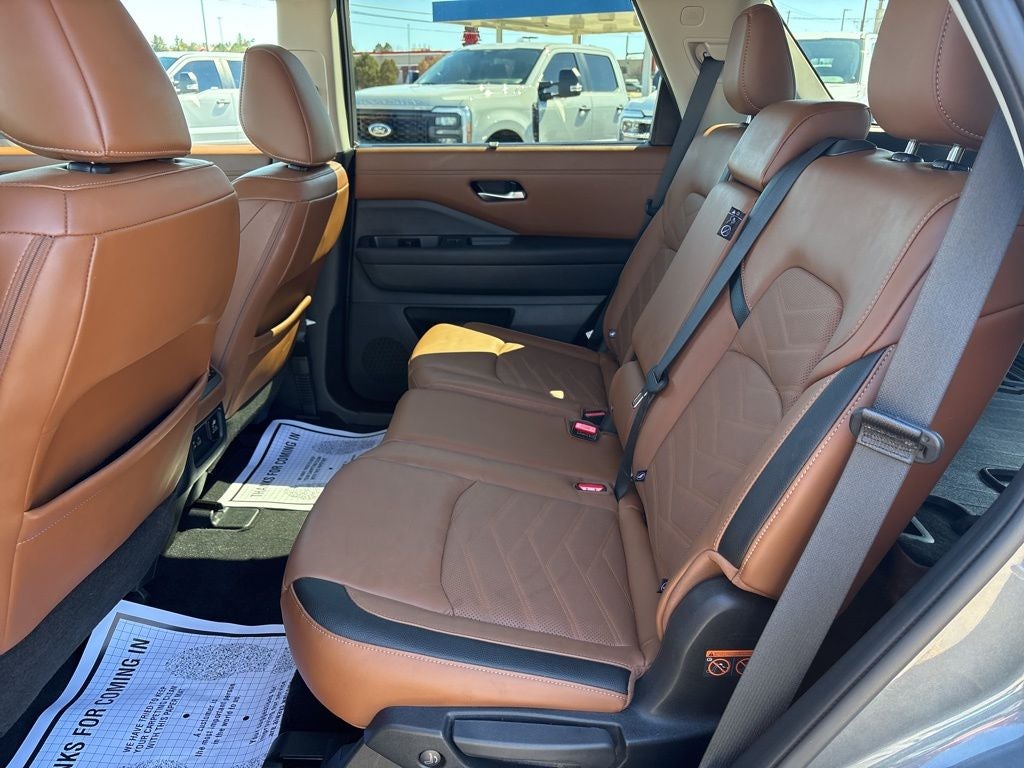 2023 Nissan Pathfinder Platinum