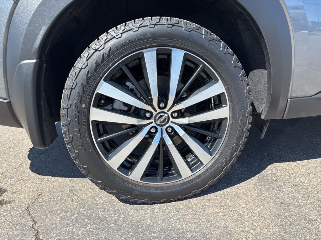 2023 Nissan Pathfinder Platinum