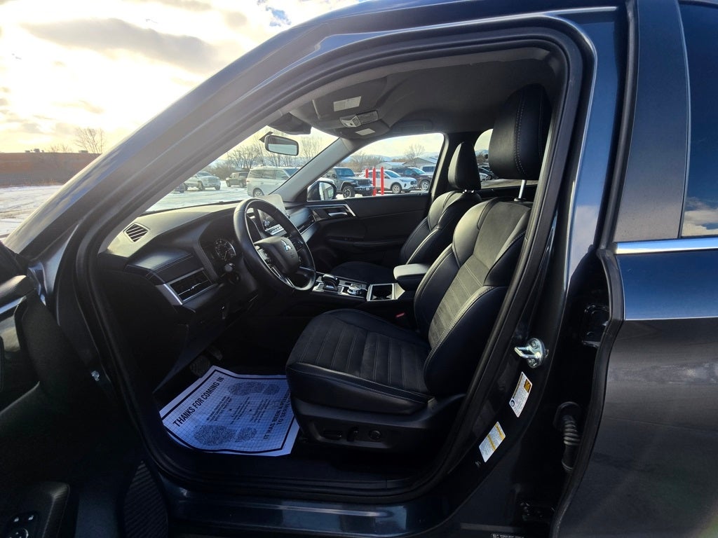 2024 Mitsubishi Outlander SE