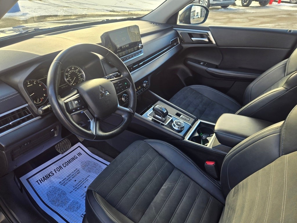 2024 Mitsubishi Outlander SE