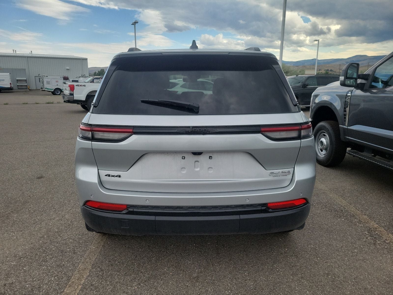 2025 Jeep Grand Cherokee Laredo