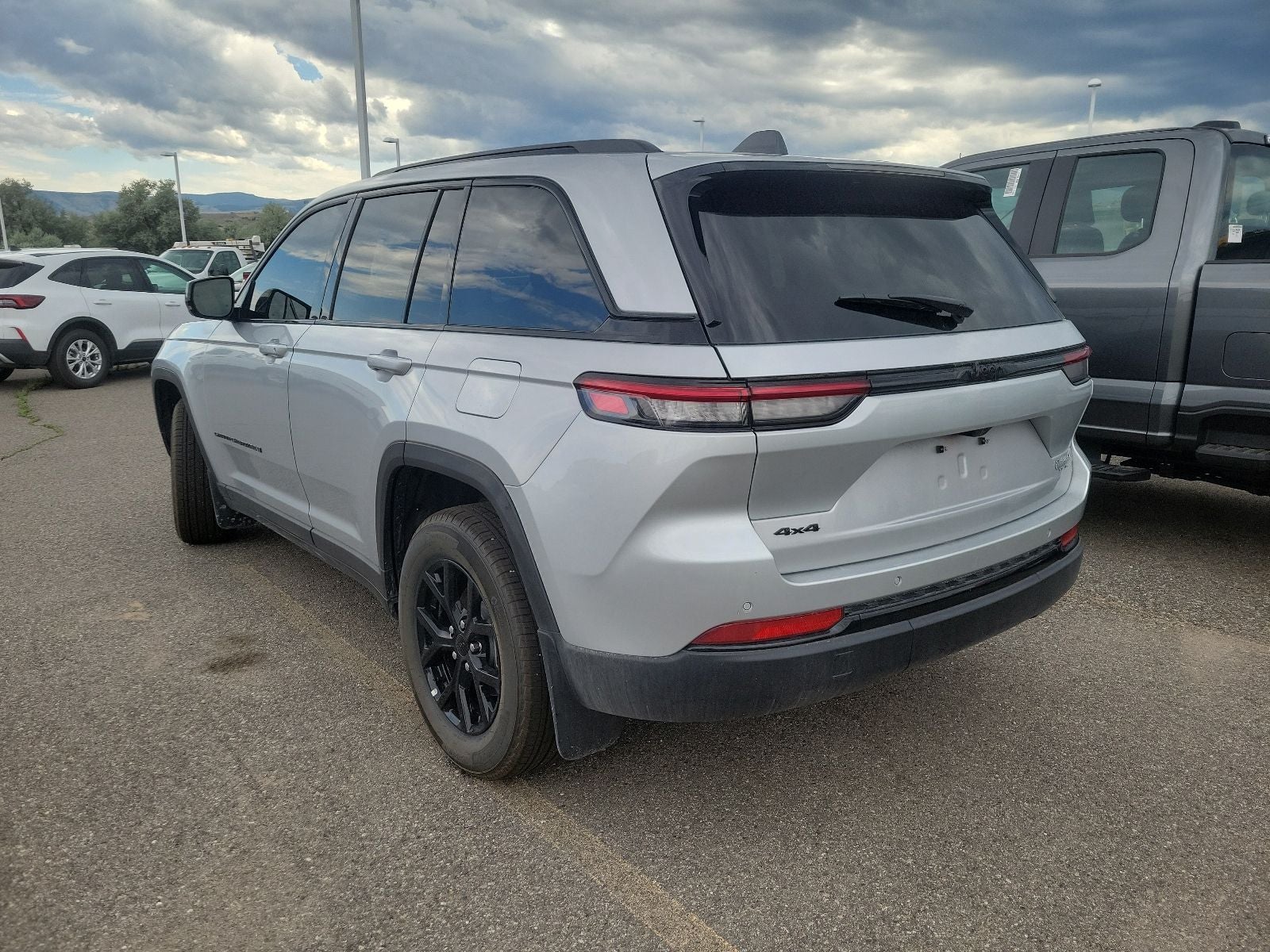 2025 Jeep Grand Cherokee Laredo