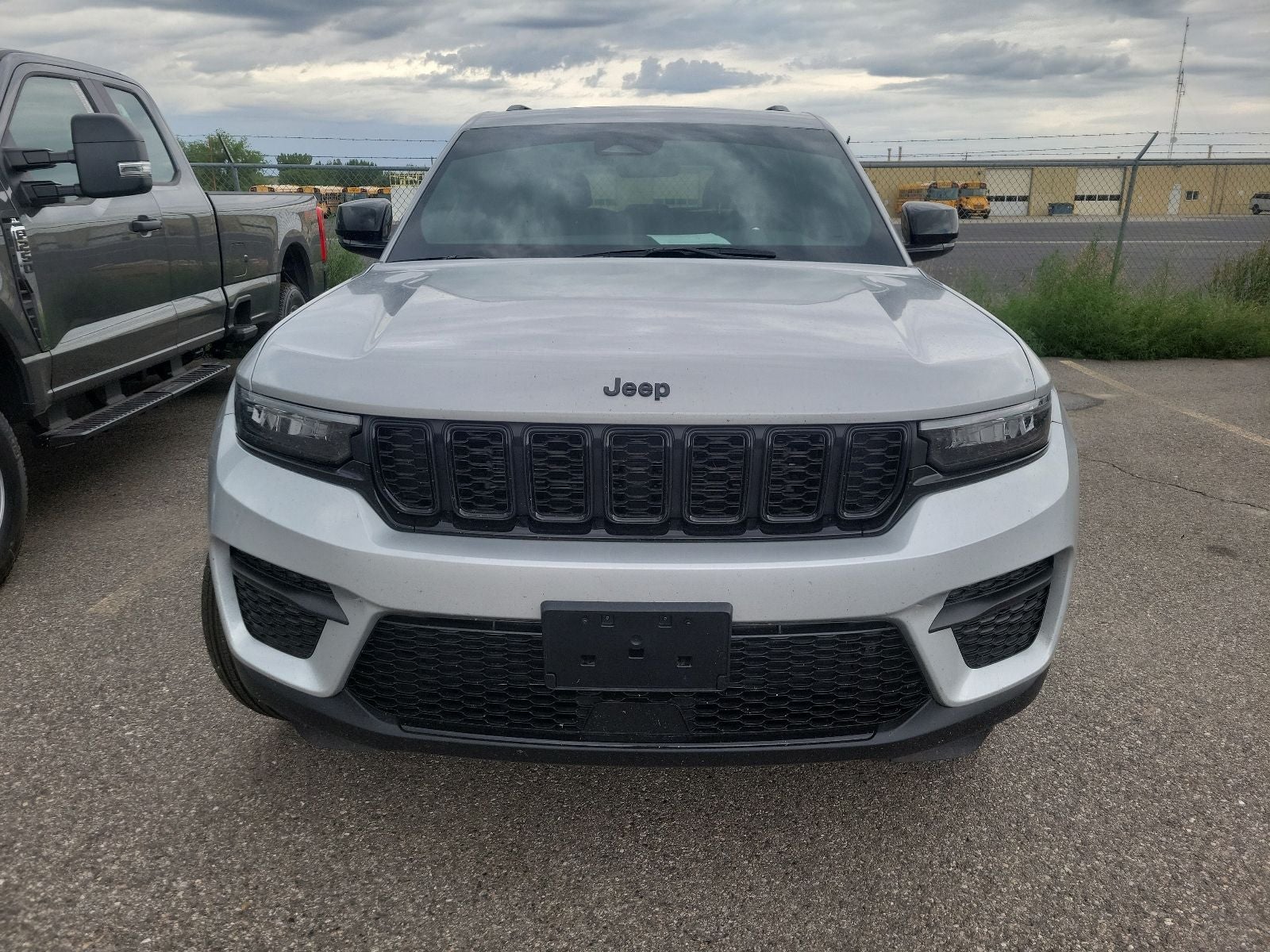 2025 Jeep Grand Cherokee Laredo