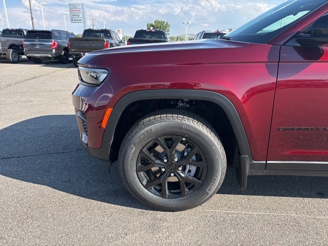 2025 Jeep Grand Cherokee Base