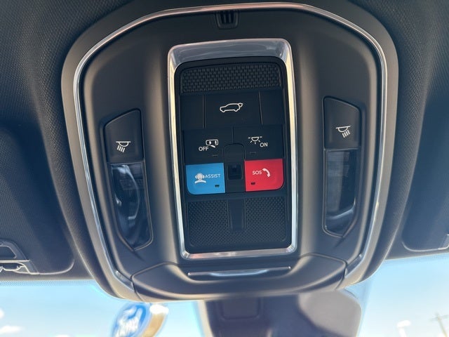 2025 Jeep Grand Cherokee Base