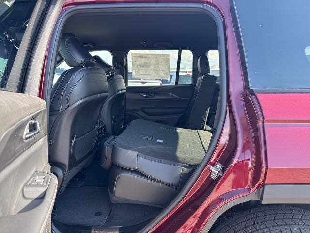 2025 Jeep Grand Cherokee Base