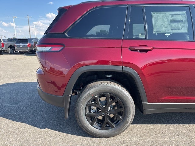 2025 Jeep Grand Cherokee Base